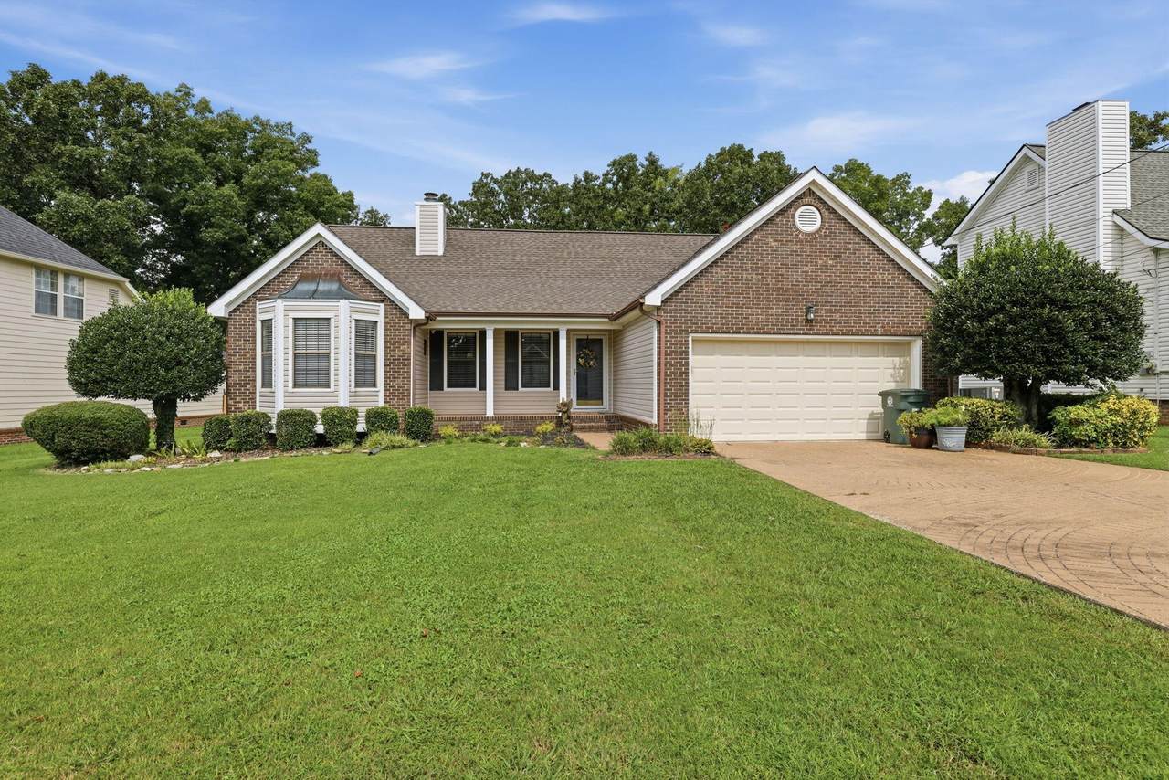 2411 Charleston Square - Photo 1