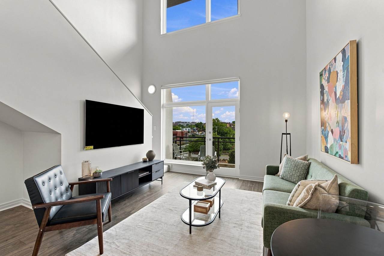 1101 18th Ave - Photo 1