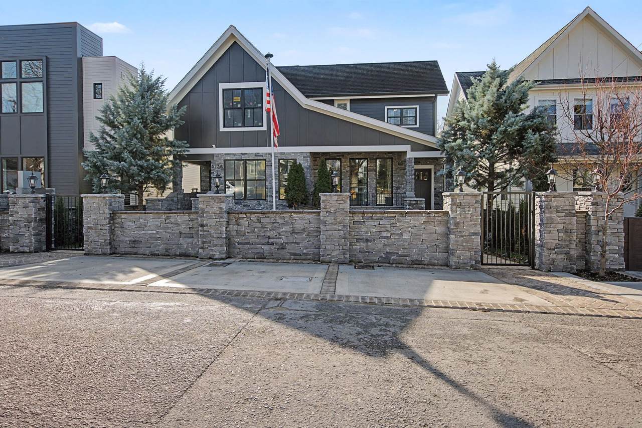 513B Moore Ave - Photo 1