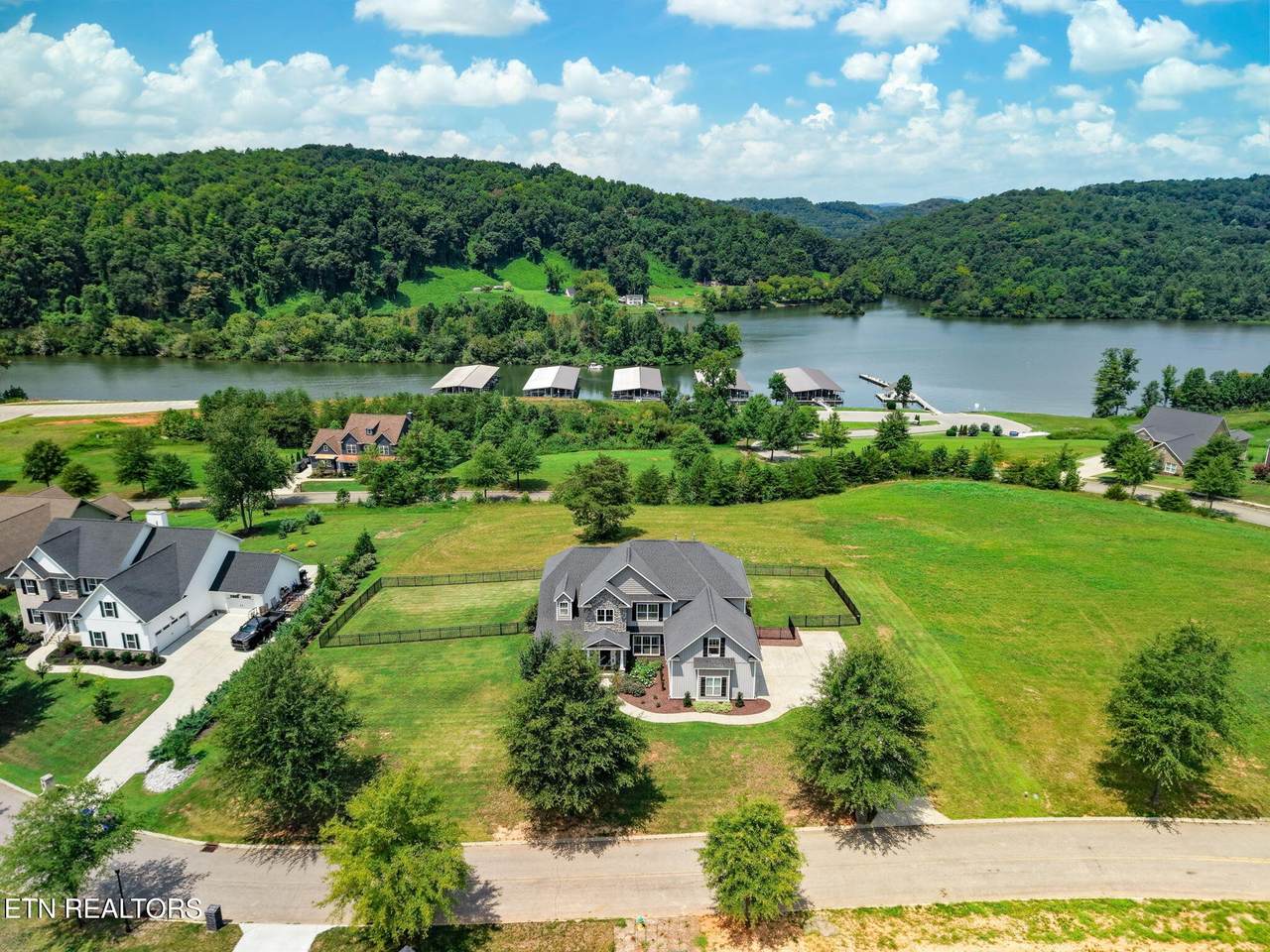https://bt-photos.global.ssl.fastly.net/nashville/1280_boomver_1_RTC3521081-1.jpg