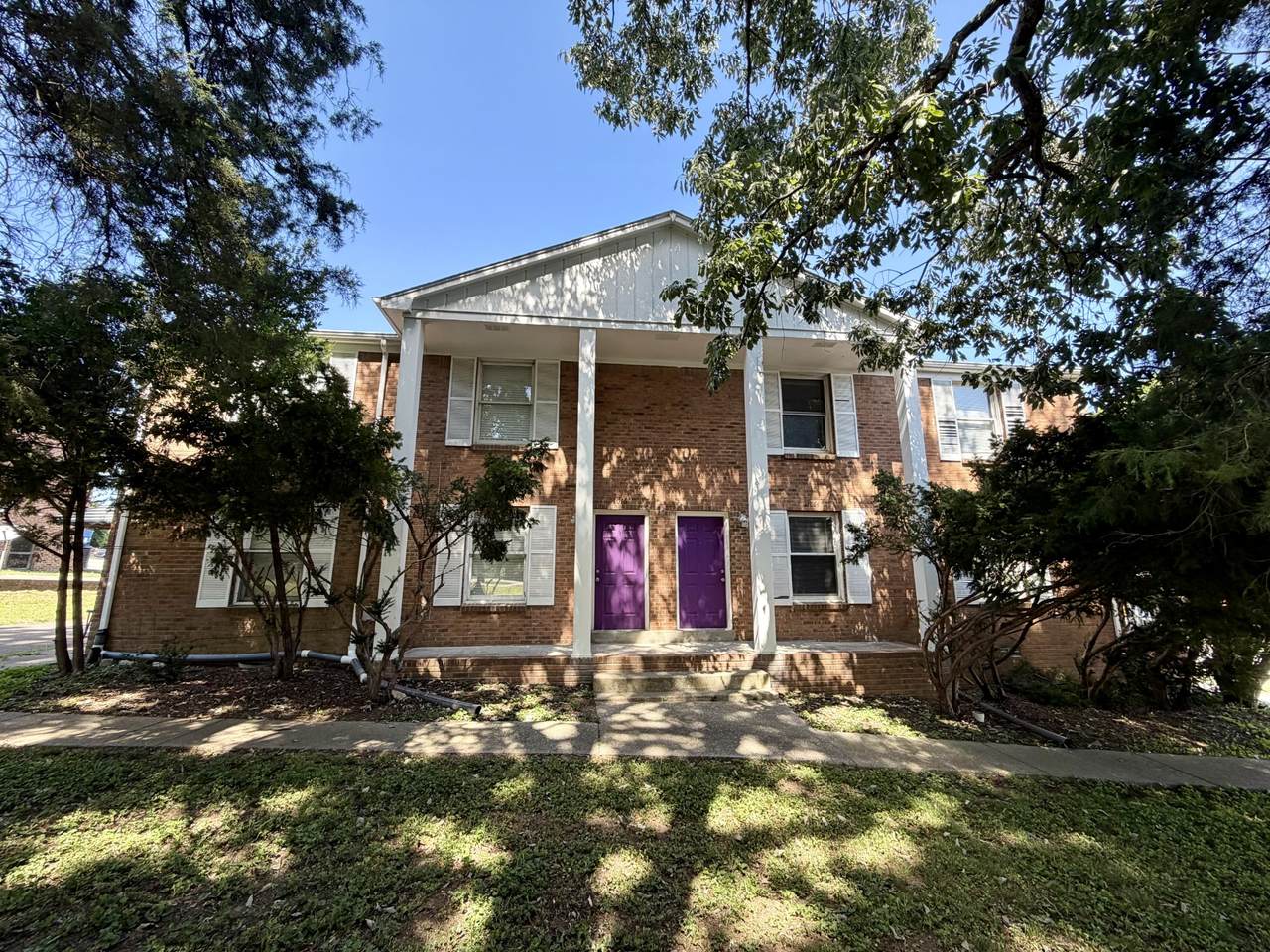 1012 Hickory Hill Ln - Photo 1