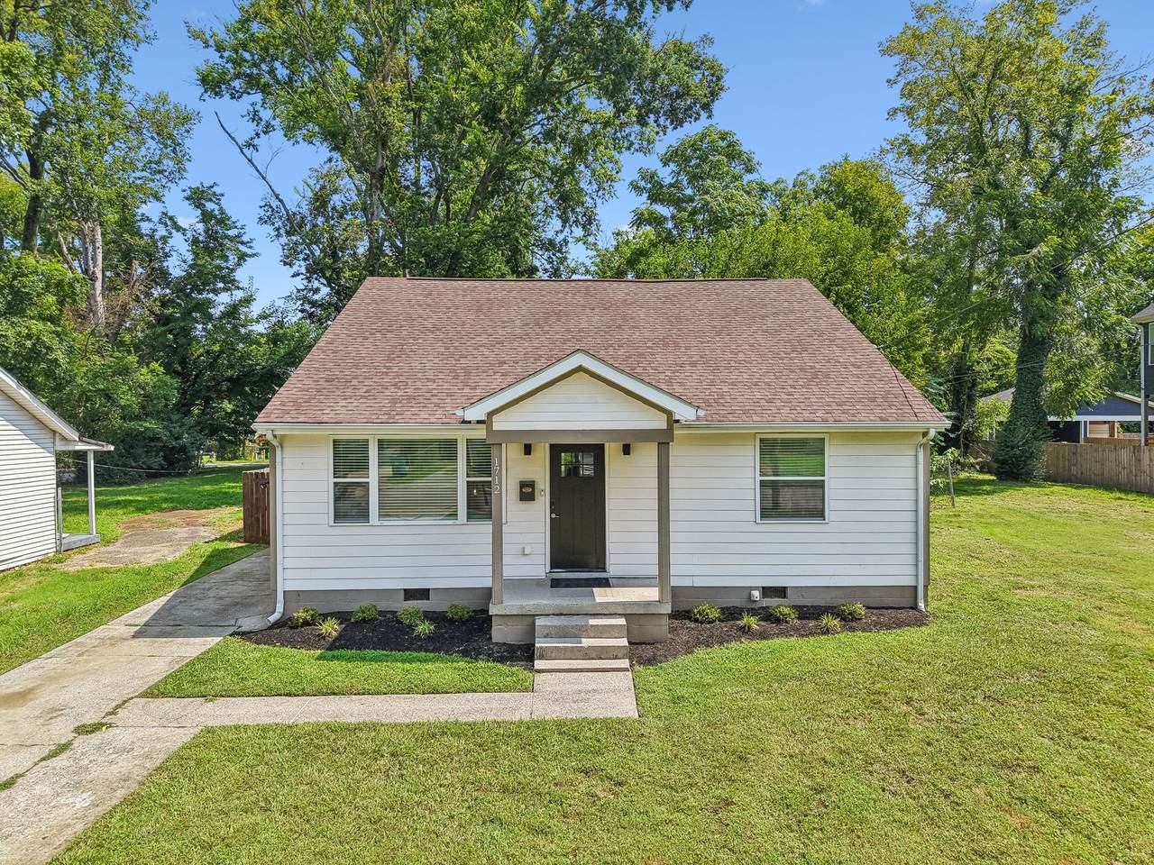 1712 17th Ave - Photo 1