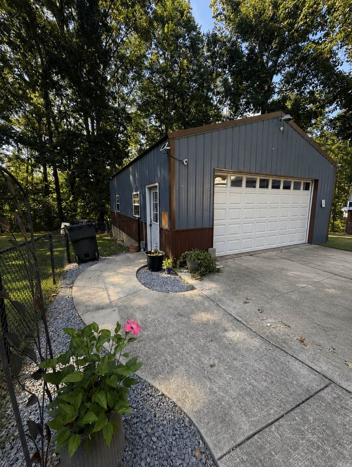 https://bt-photos.global.ssl.fastly.net/nashville/1280_boomver_1_RTC3526022-1.jpg