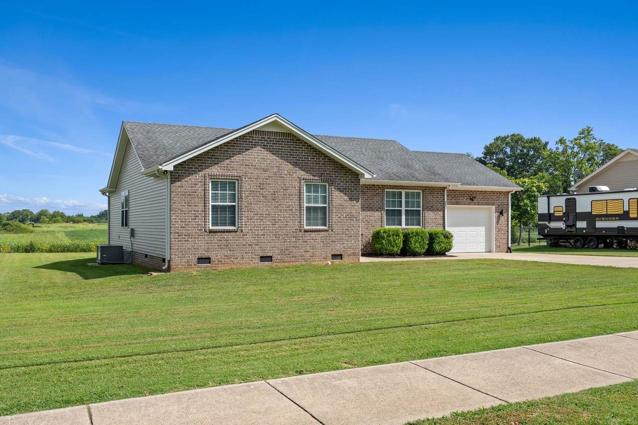 https://bt-photos.global.ssl.fastly.net/nashville/1280_boomver_1_RTC3526449-1.jpg
