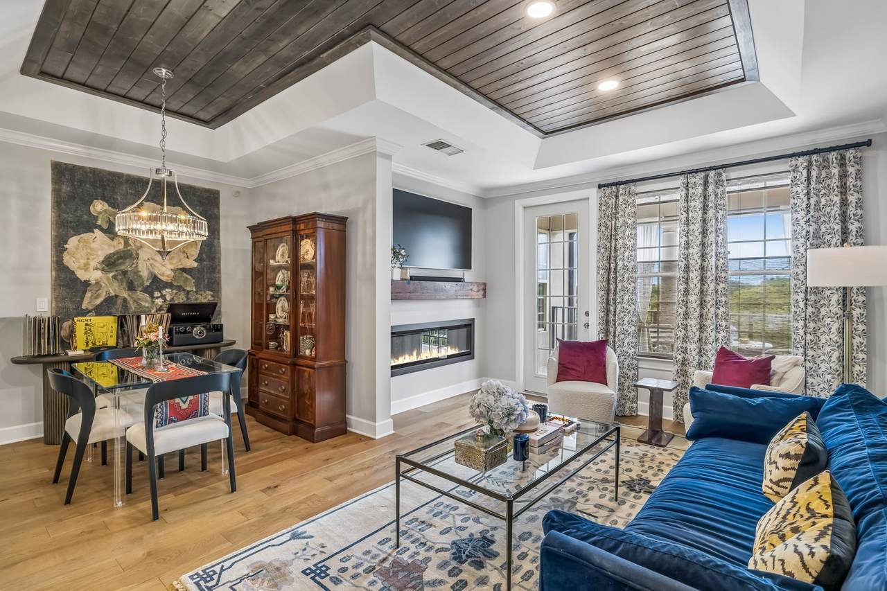 309 Seven Springs Way - Photo 1