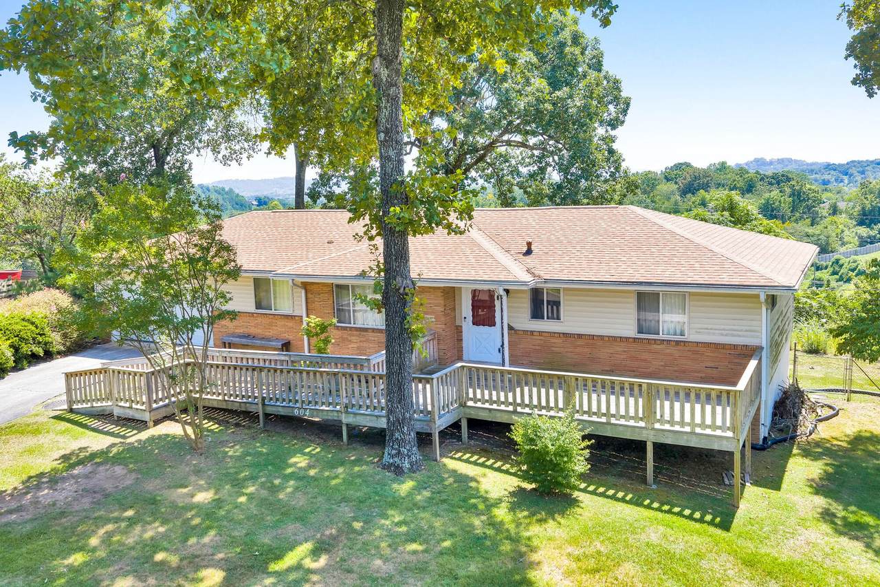 604 Highview Drive - Photo 1