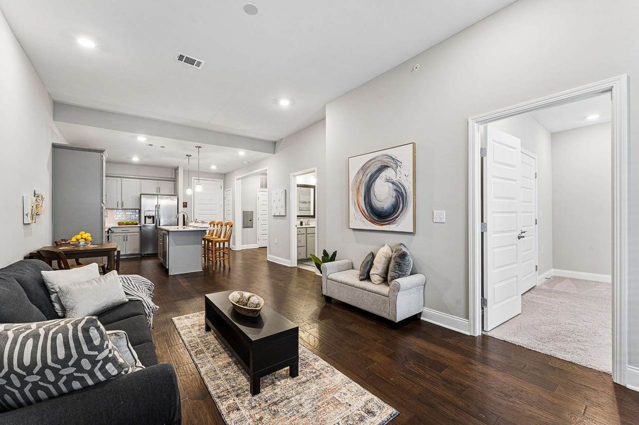 1000 Vintage Green  Ln - Photo 1