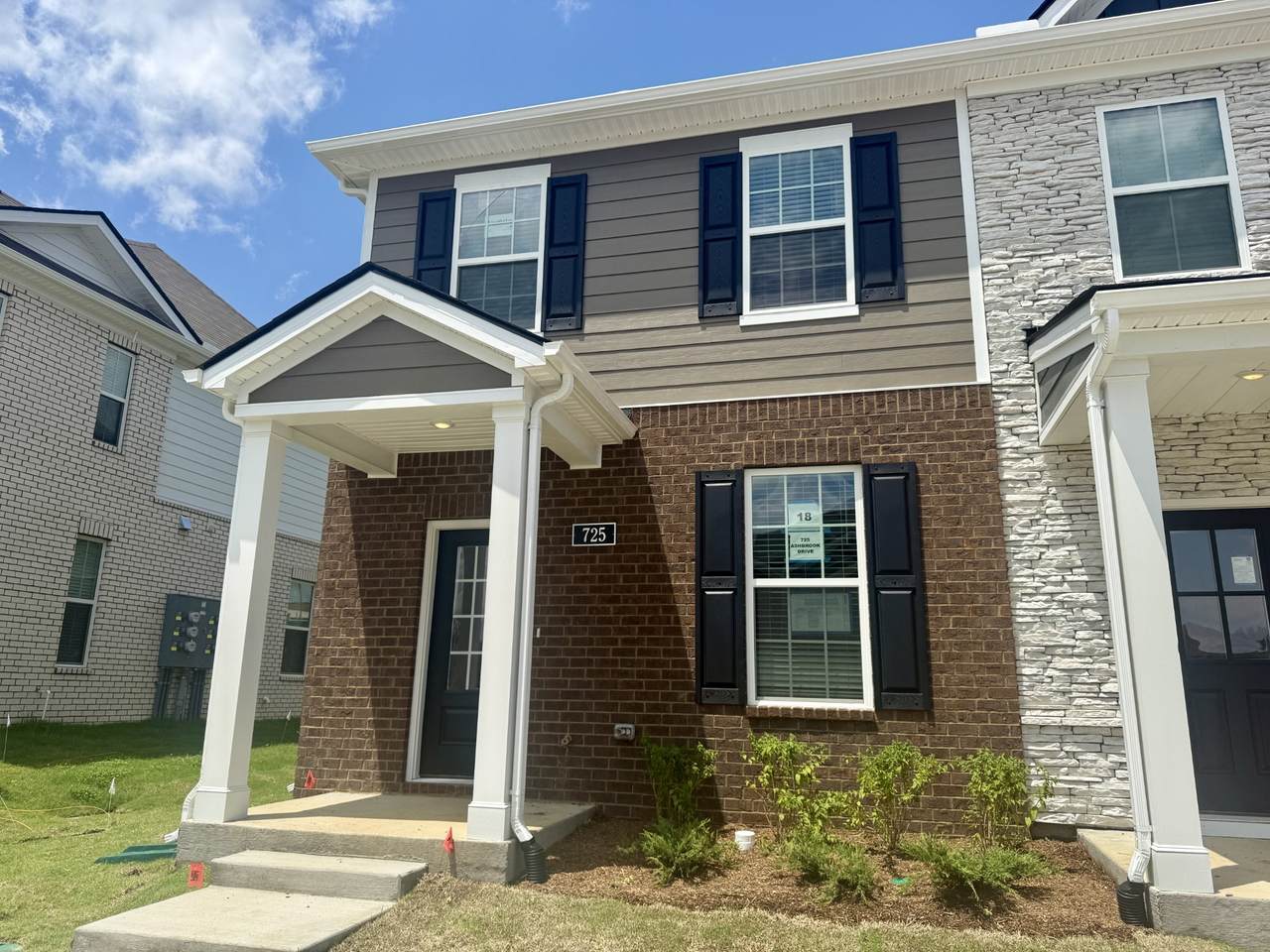 725 Ashbrook Drive - Photo 1