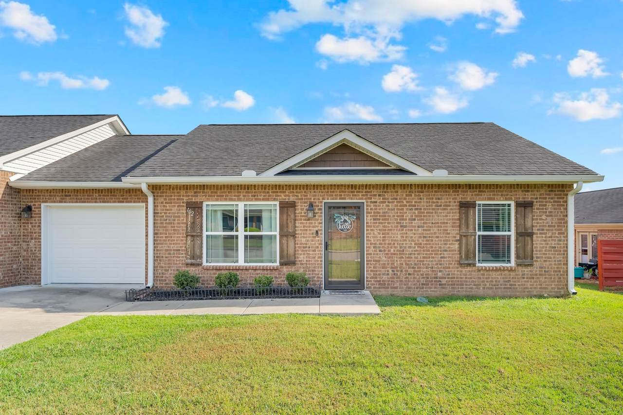 102 Dogwood Ct - Photo 1