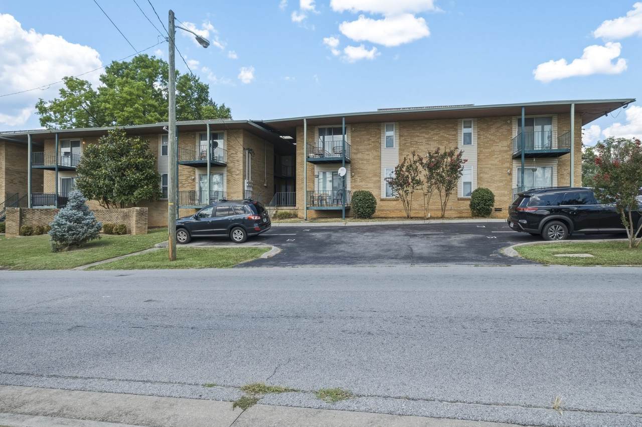 555 N Dupont Ave - Photo 1