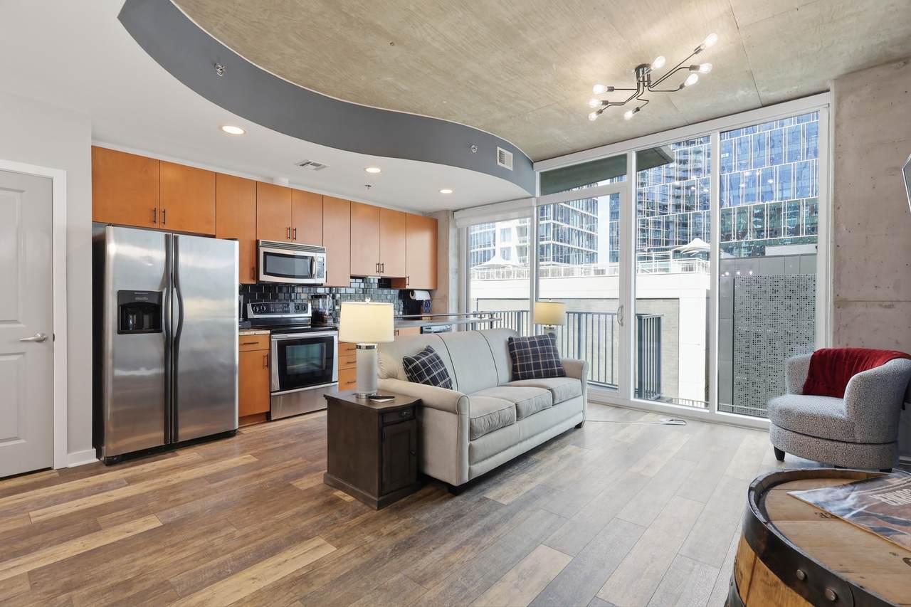 301 Demonbreun St - Photo 1