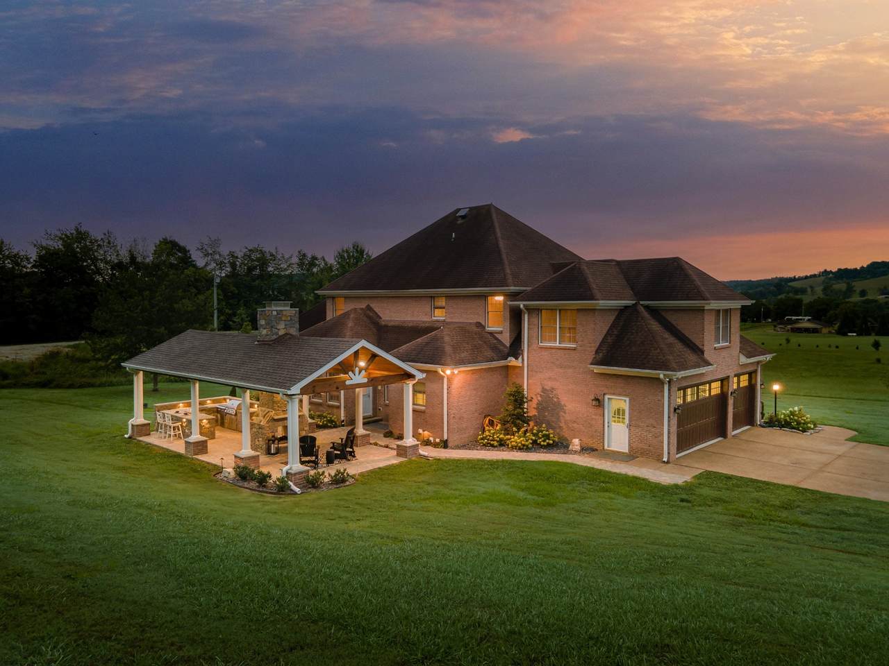 https://bt-photos.global.ssl.fastly.net/nashville/1280_boomver_1_RTC3531227-1.jpg