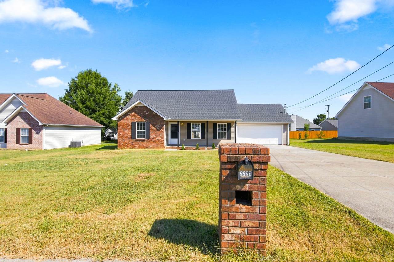 2223 Rosecran Cir - Photo 1