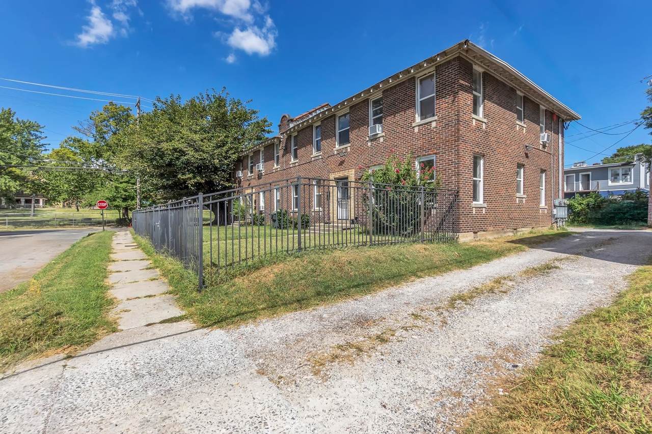 1292 Court Ave - Photo 1