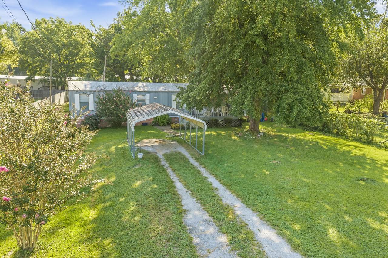 765 Kentucky Ave - Photo 1