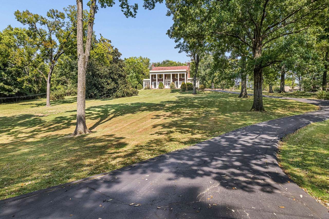 820 Overton Ln - Photo 1