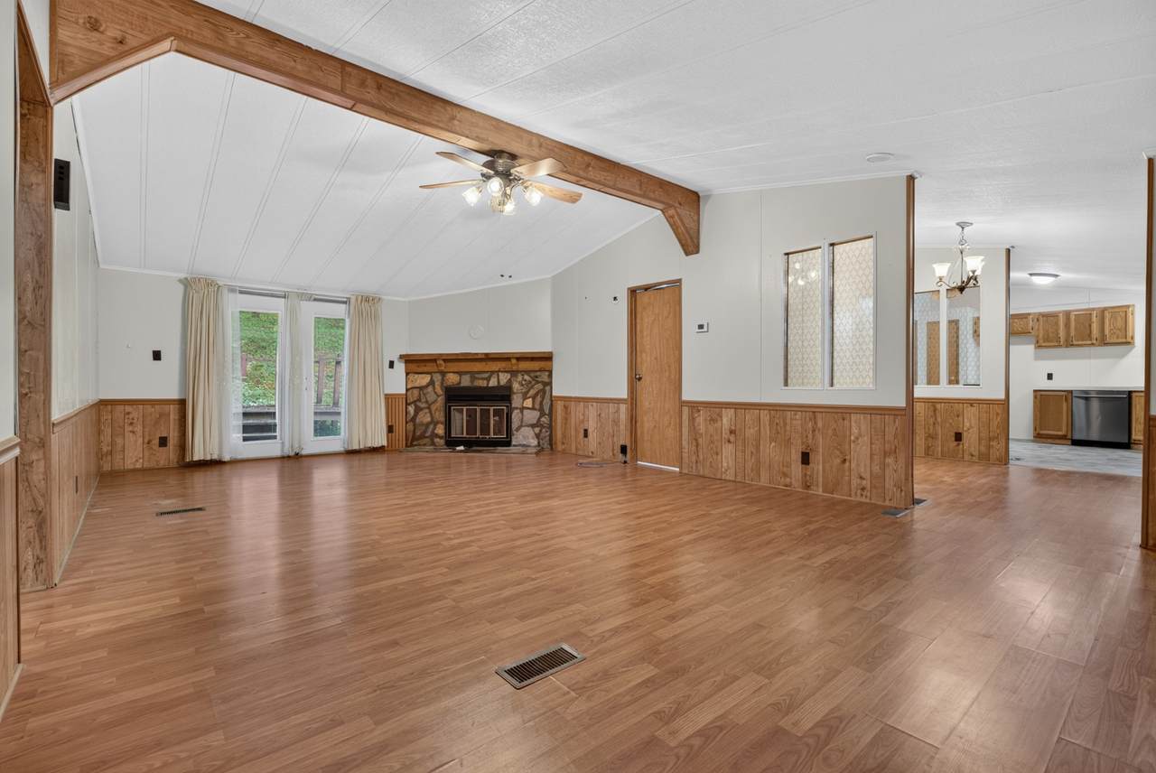 401 Hermitage Cir - Photo 1