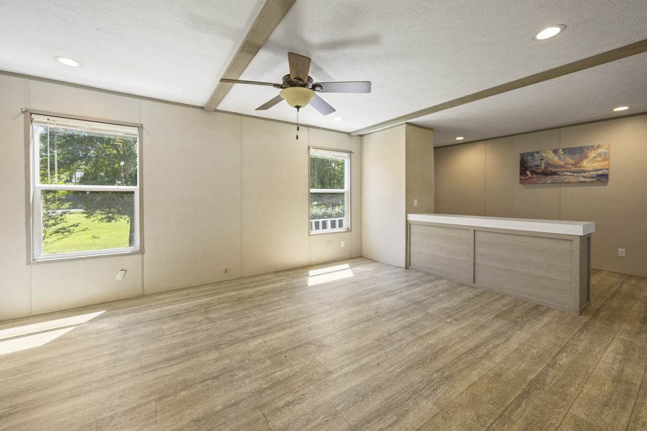 https://bt-photos.global.ssl.fastly.net/nashville/1280_boomver_1_RTC3546097-1.jpg