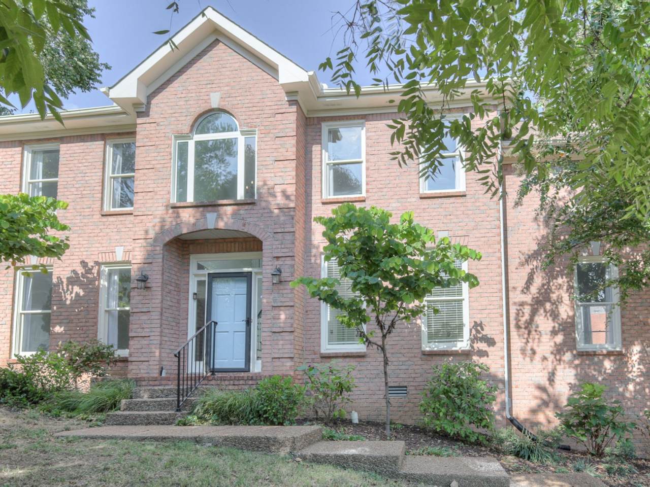 412 Arlington Pl - Photo 1