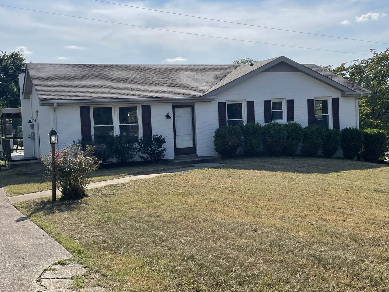 335 Hampshire Dr - Photo 1