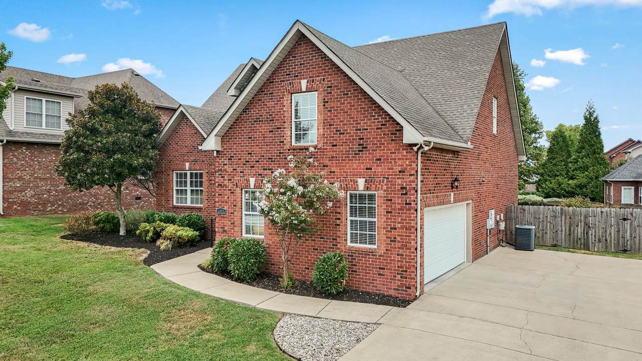 https://bt-photos.global.ssl.fastly.net/nashville/1280_boomver_1_RTC3547005-1.jpg