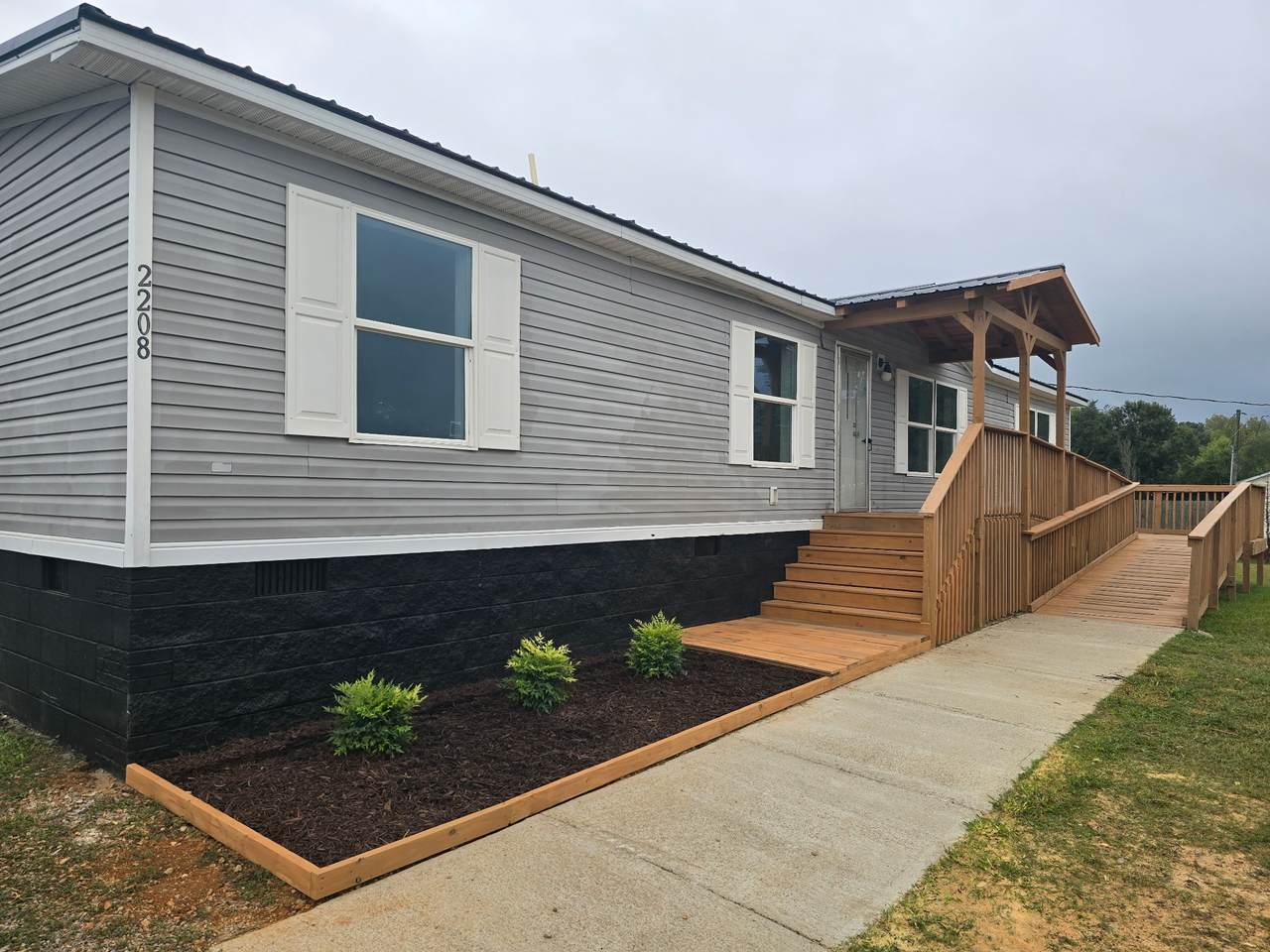 2208 Wayne Rd - Photo 1