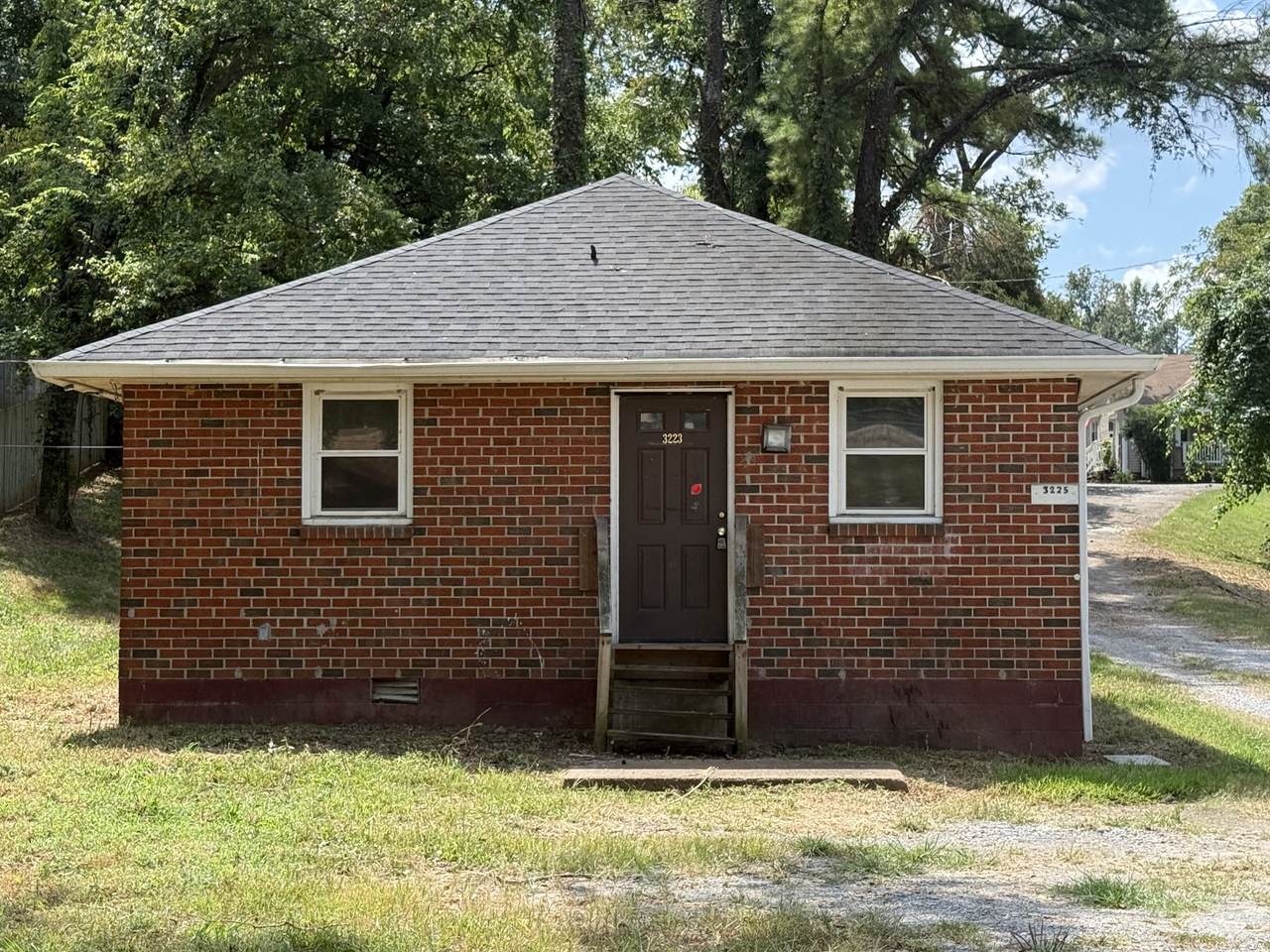 3223 Curtis St - Photo 1