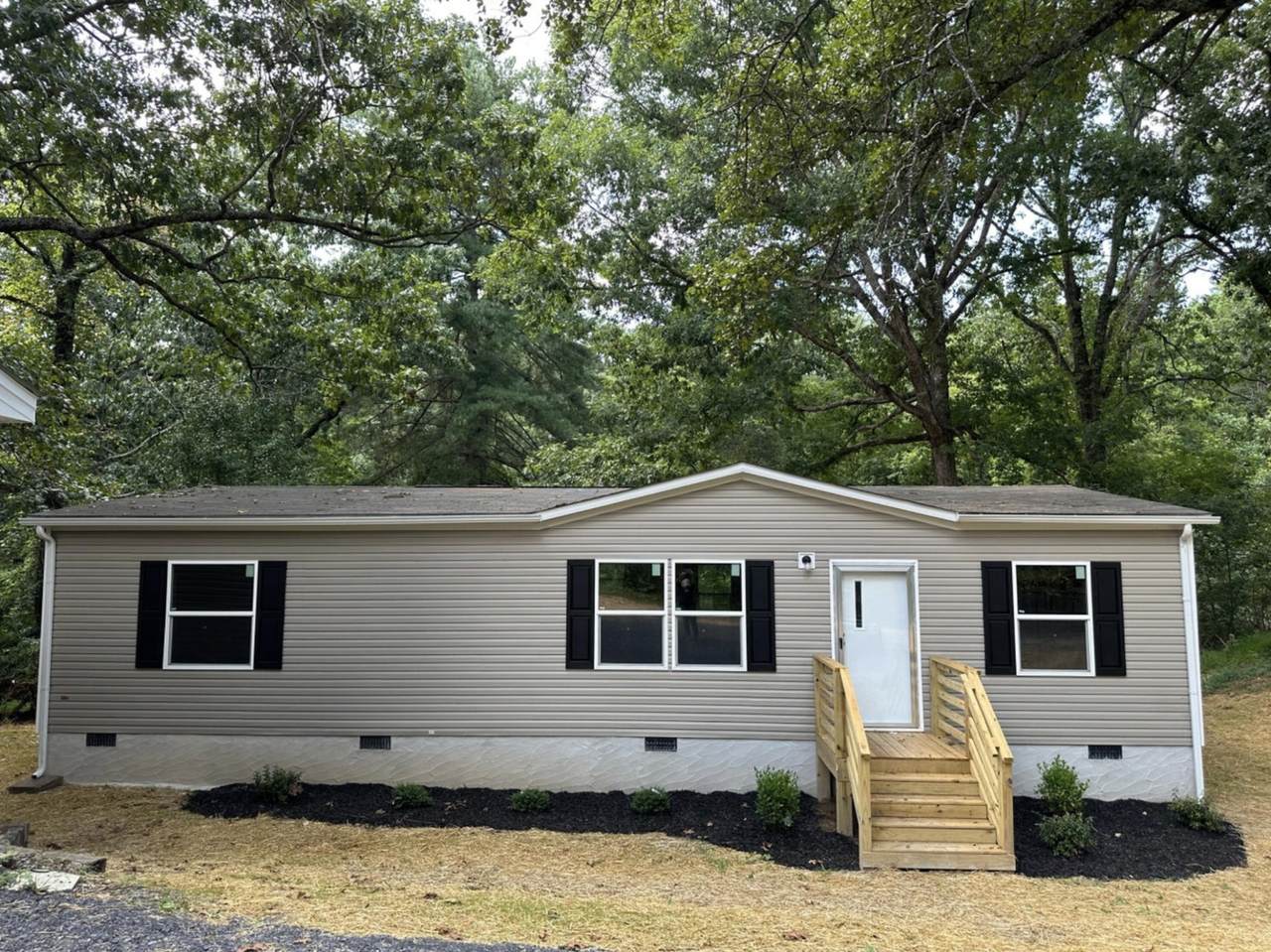 29 West Drive - Photo 1