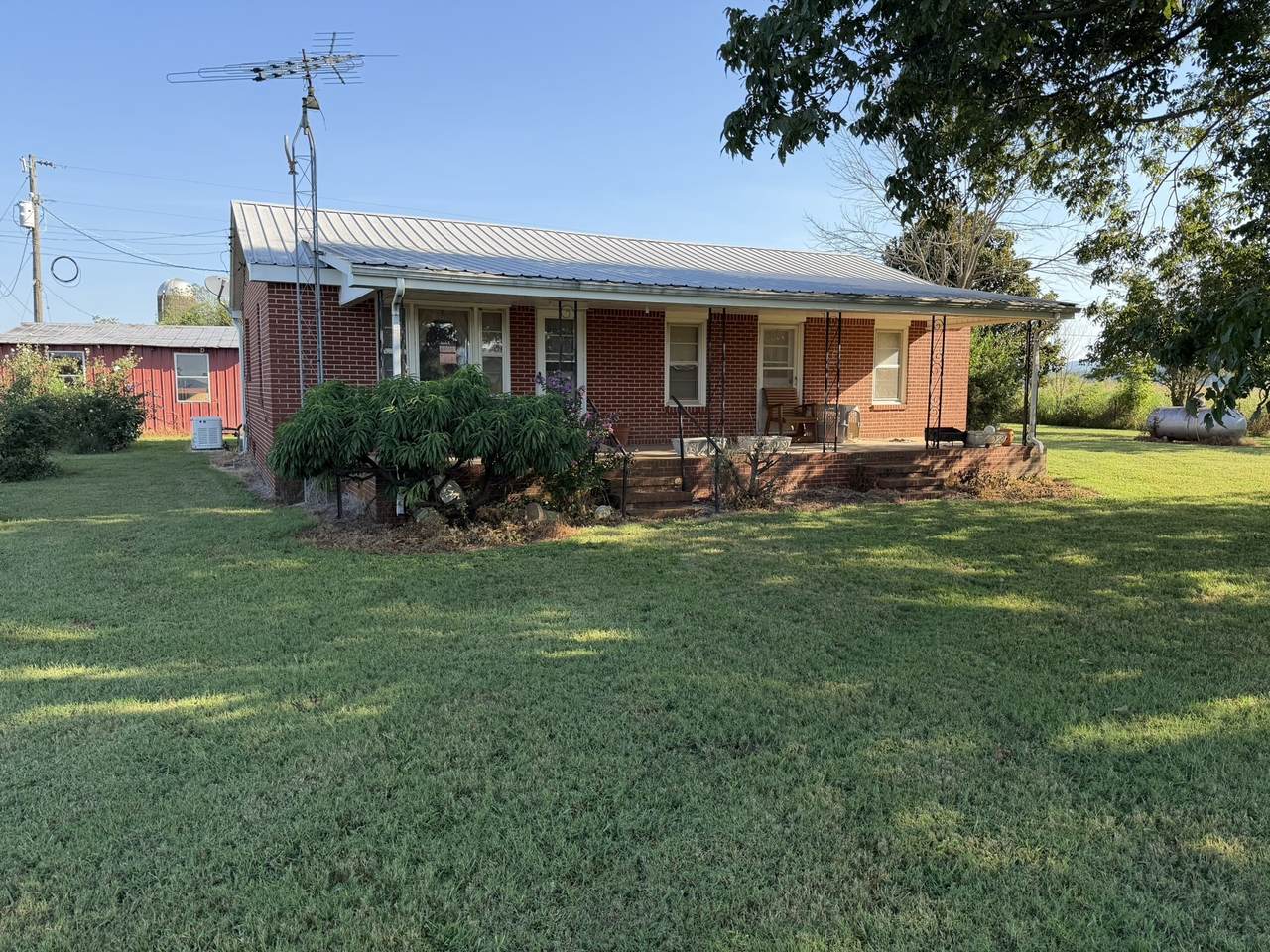 https://bt-photos.global.ssl.fastly.net/nashville/1280_boomver_1_RTC3596559-1.jpg
