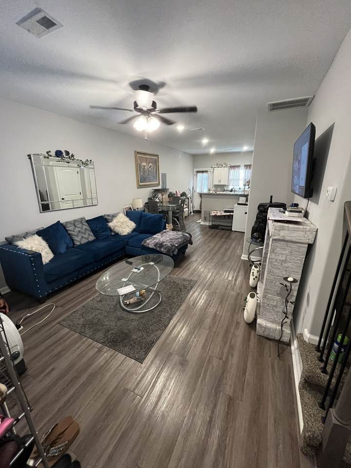 1115 Hillwood Dr - Photo 1