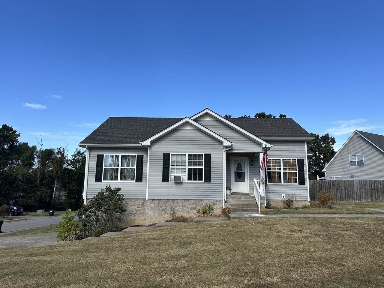 1697 Parkside Dr - Photo 1