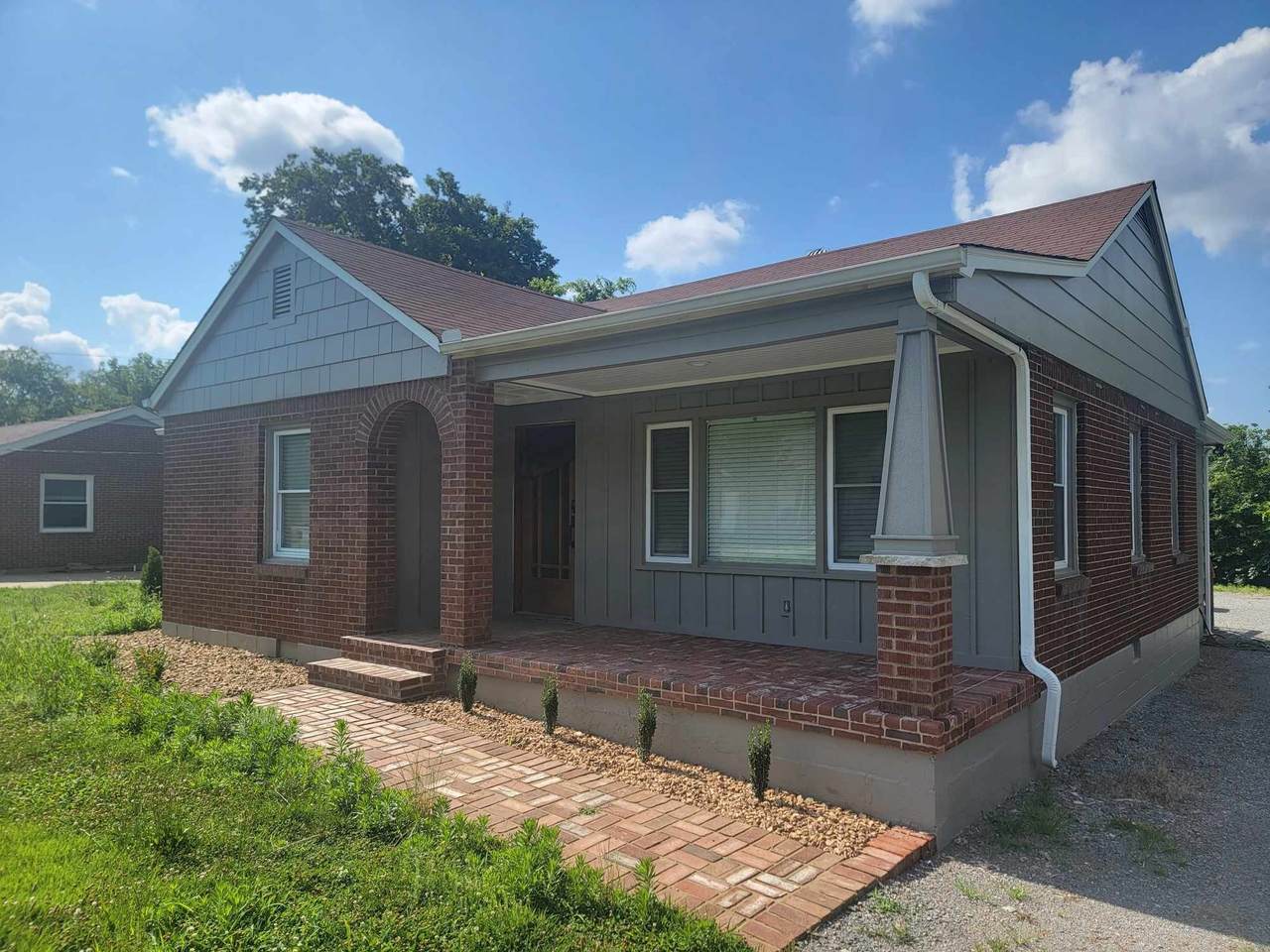 111 Campus Dr - Photo 1