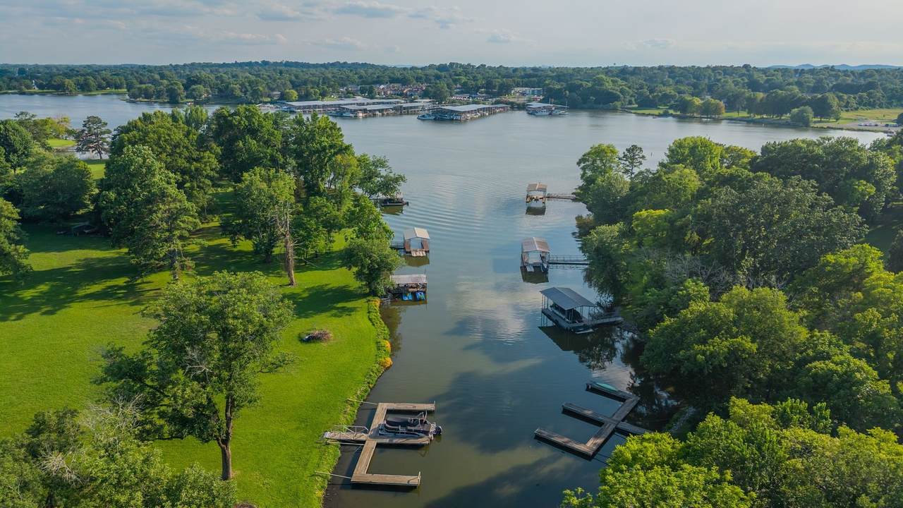 https://bt-photos.global.ssl.fastly.net/nashville/1280_boomver_1_RTC3610181-1.jpg