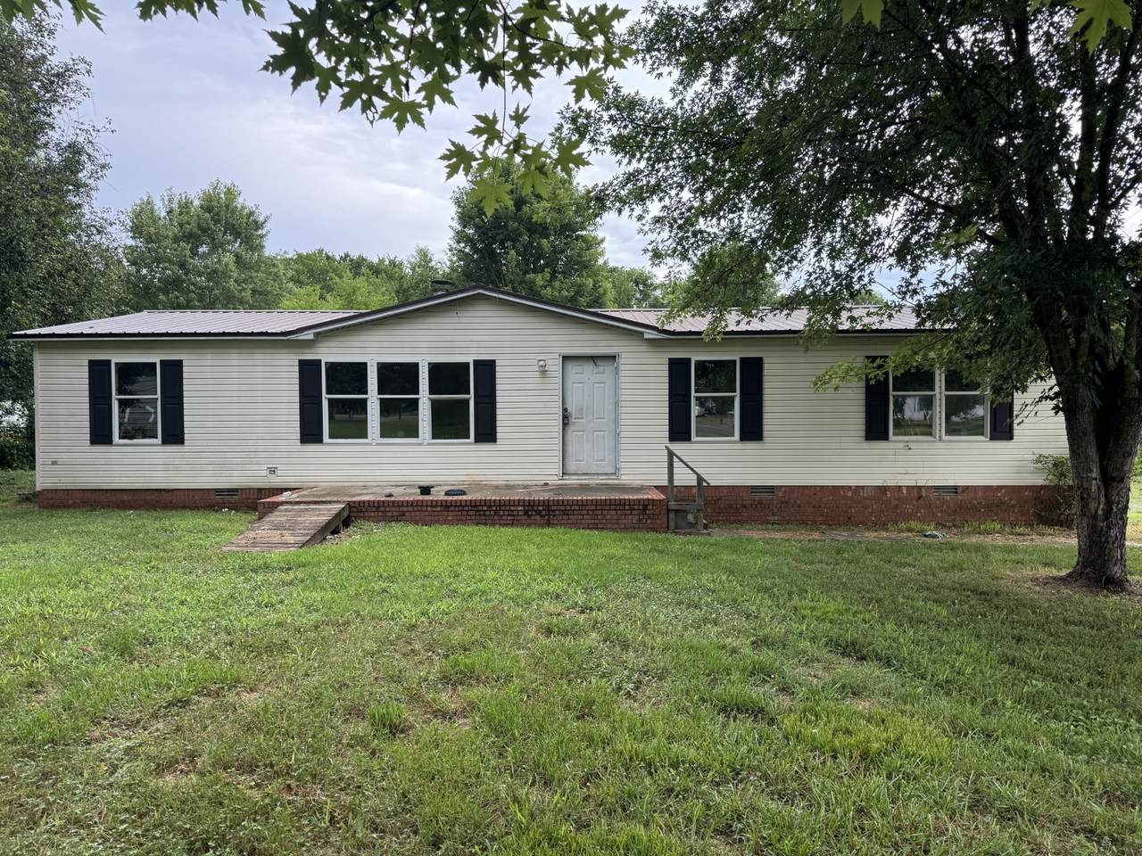 107 Elton Ct - Photo 1