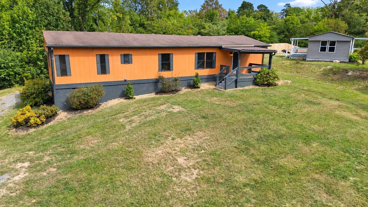 1219 Dockery Ln - Photo 1