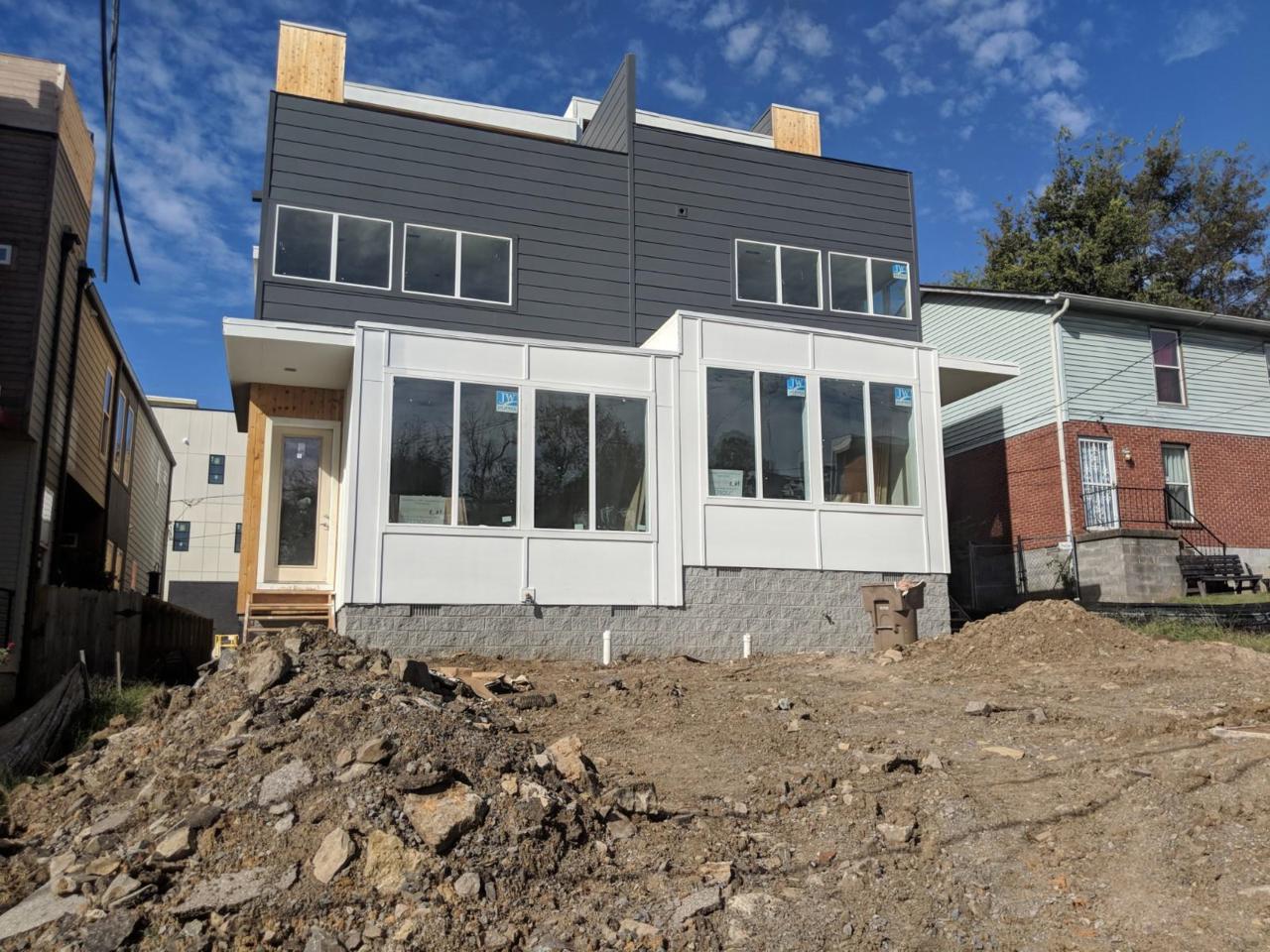 409 35Th Ave N - Photo 1