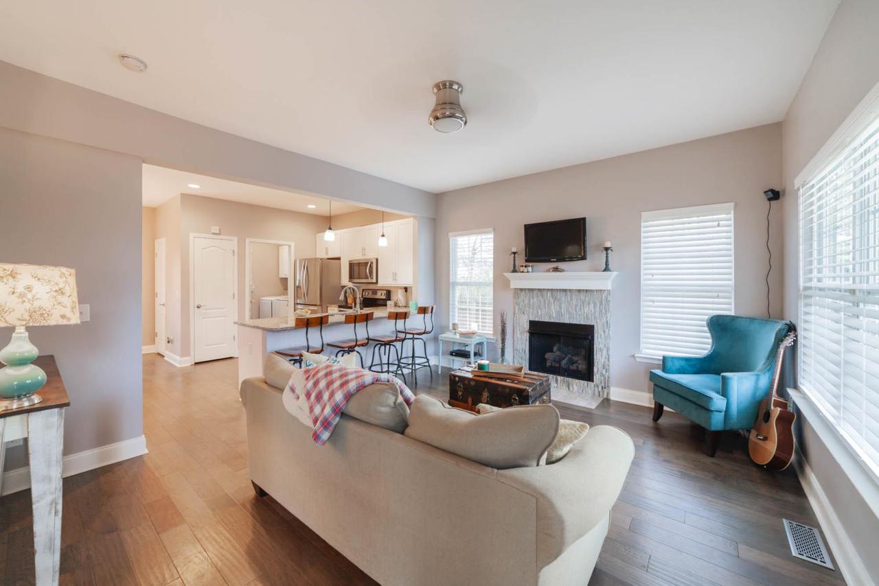 1607 Cockrill St - Photo 1