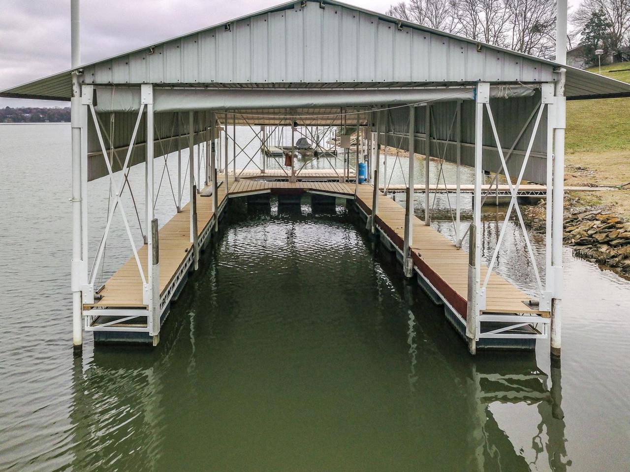559 Lakeview Circle - Photo 1