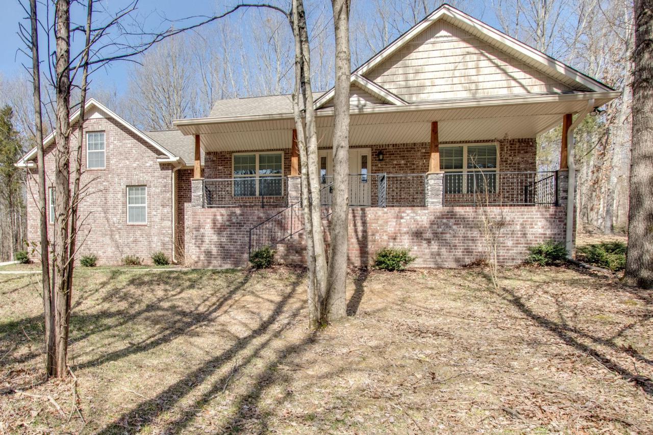 1027 Goldfinch Trl - Photo 1