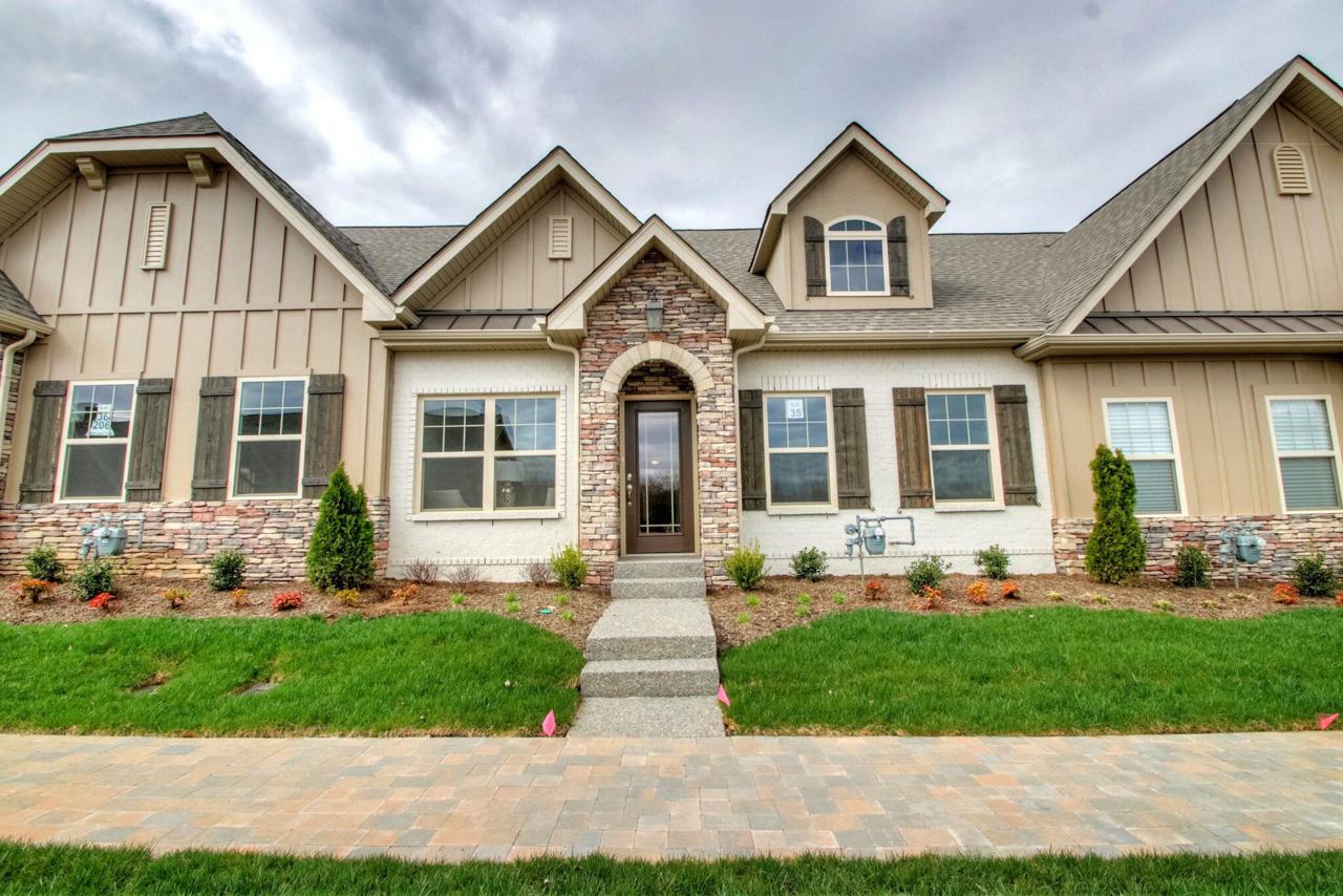 208 Glennister Court,Lot 35 - Photo 1