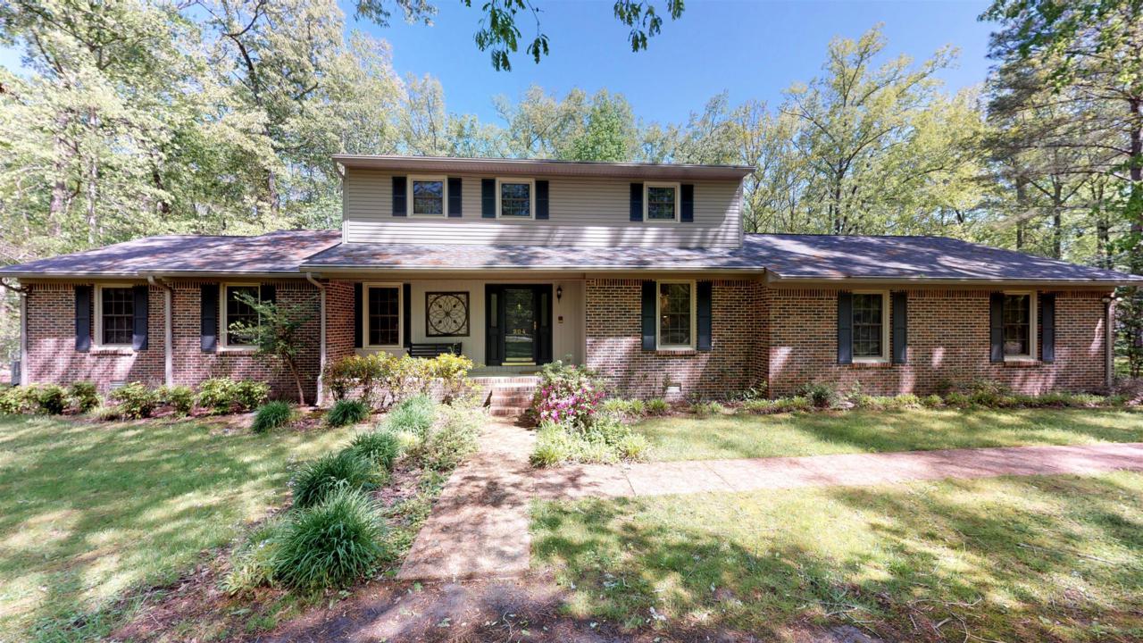 204 Regwood Dr - Photo 1