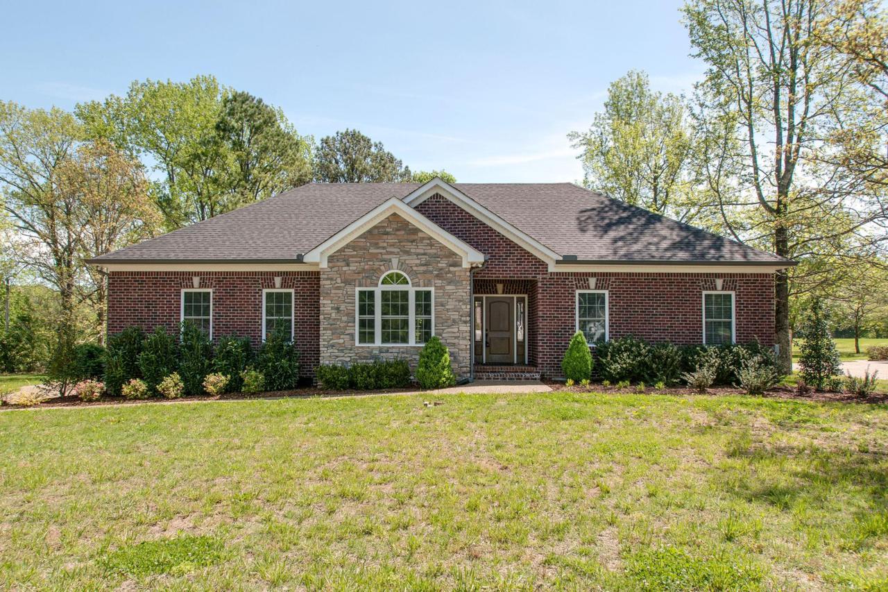 390 Harpeth Meadows Dr - Photo 1