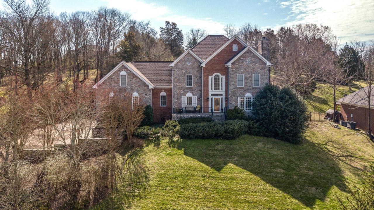 9195 Fox Run Dr - Photo 1