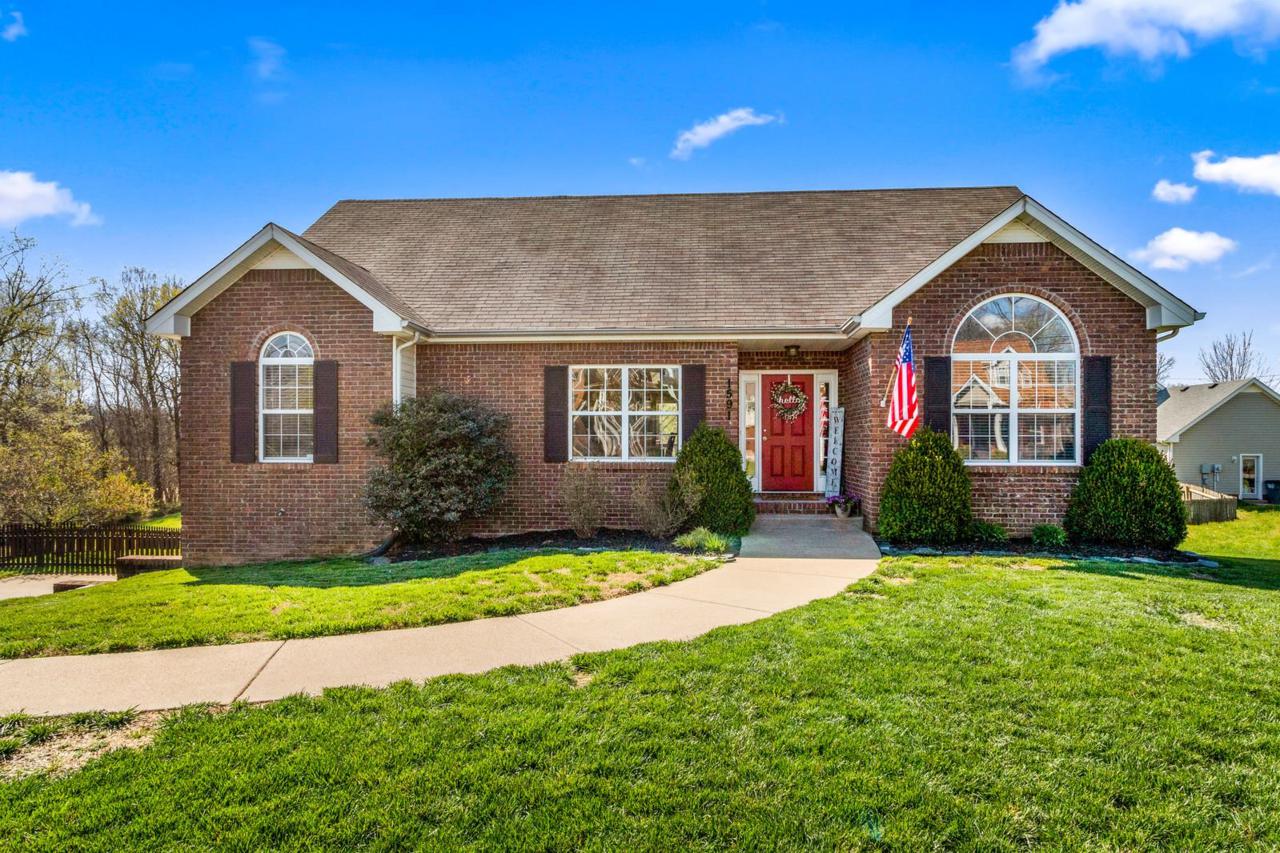 1591 Barrywood Cir W - Photo 1