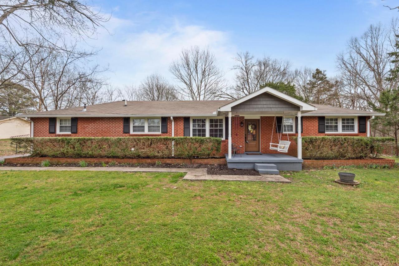 136 Greenfield Dr - Photo 1