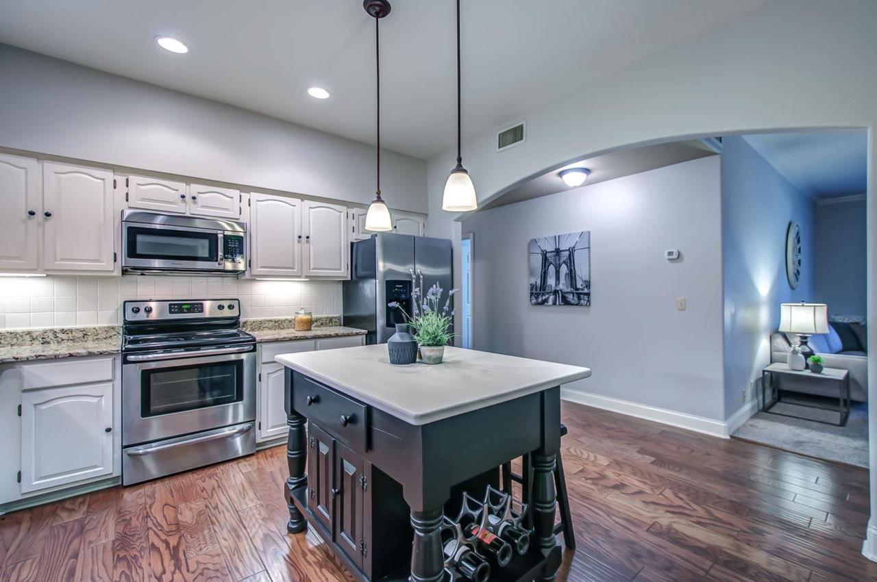 4500 Post Rd Unit B17 - Photo 1