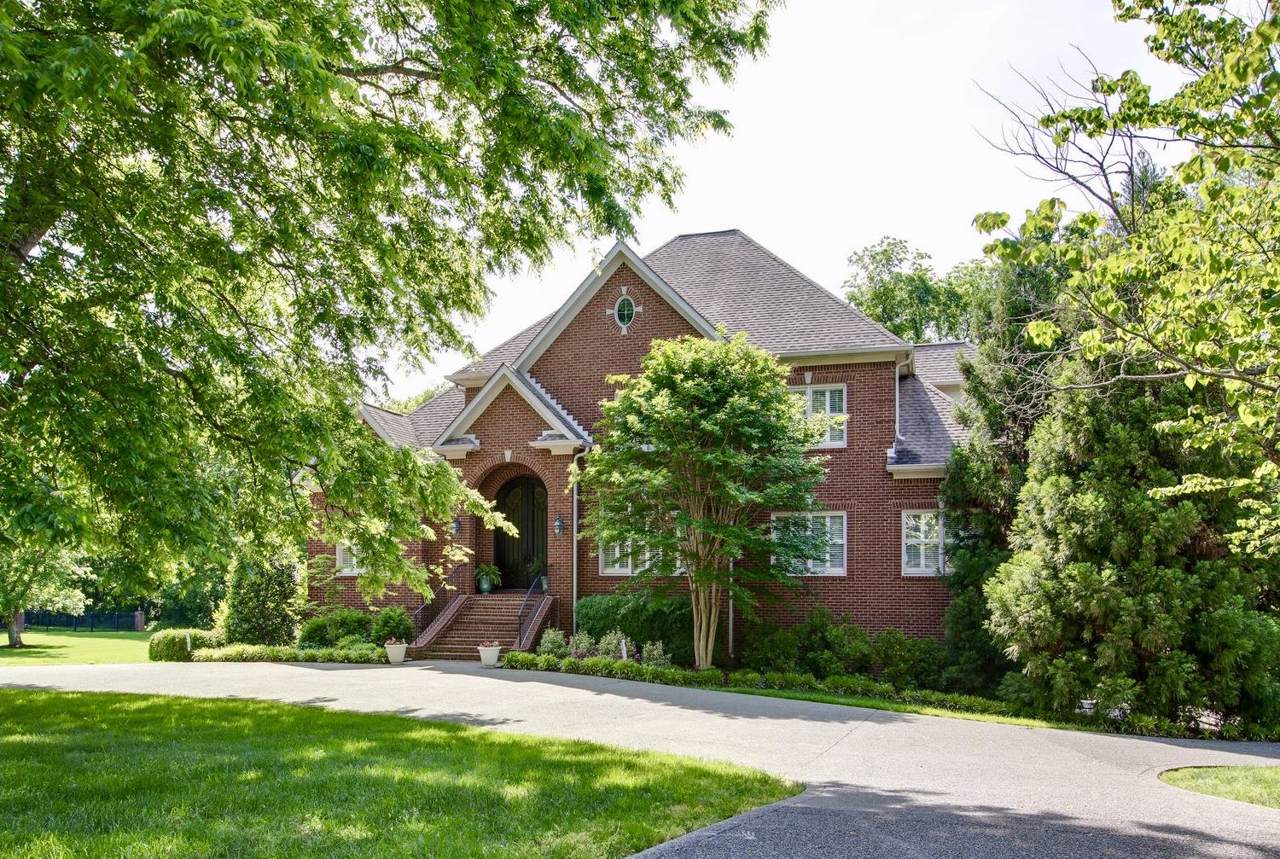 828 Woodburn Dr - Photo 1