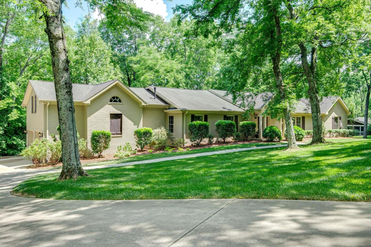 823 Forest Acres Dr - Photo 1