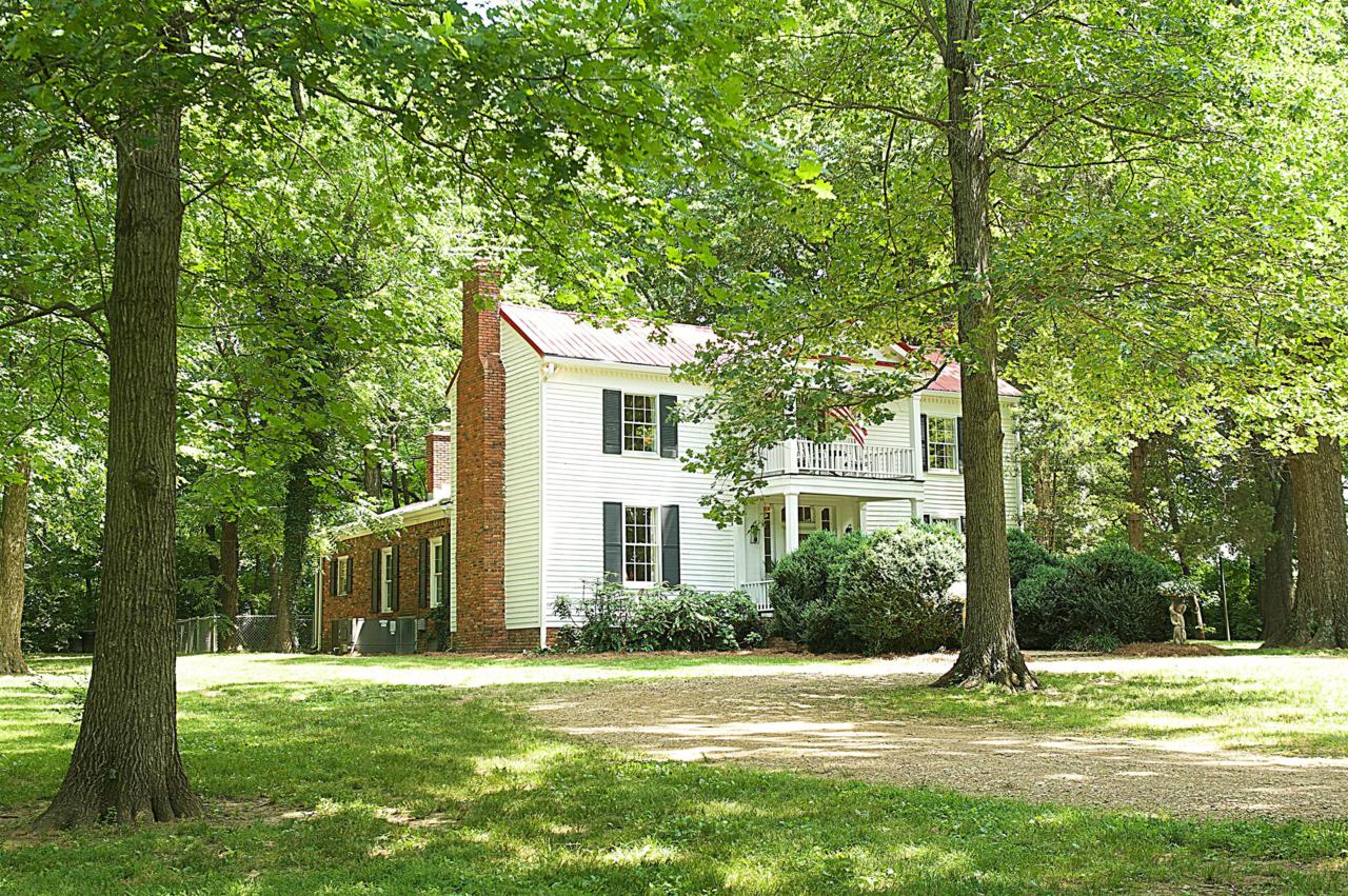 588 Douglas Lane - Photo 1