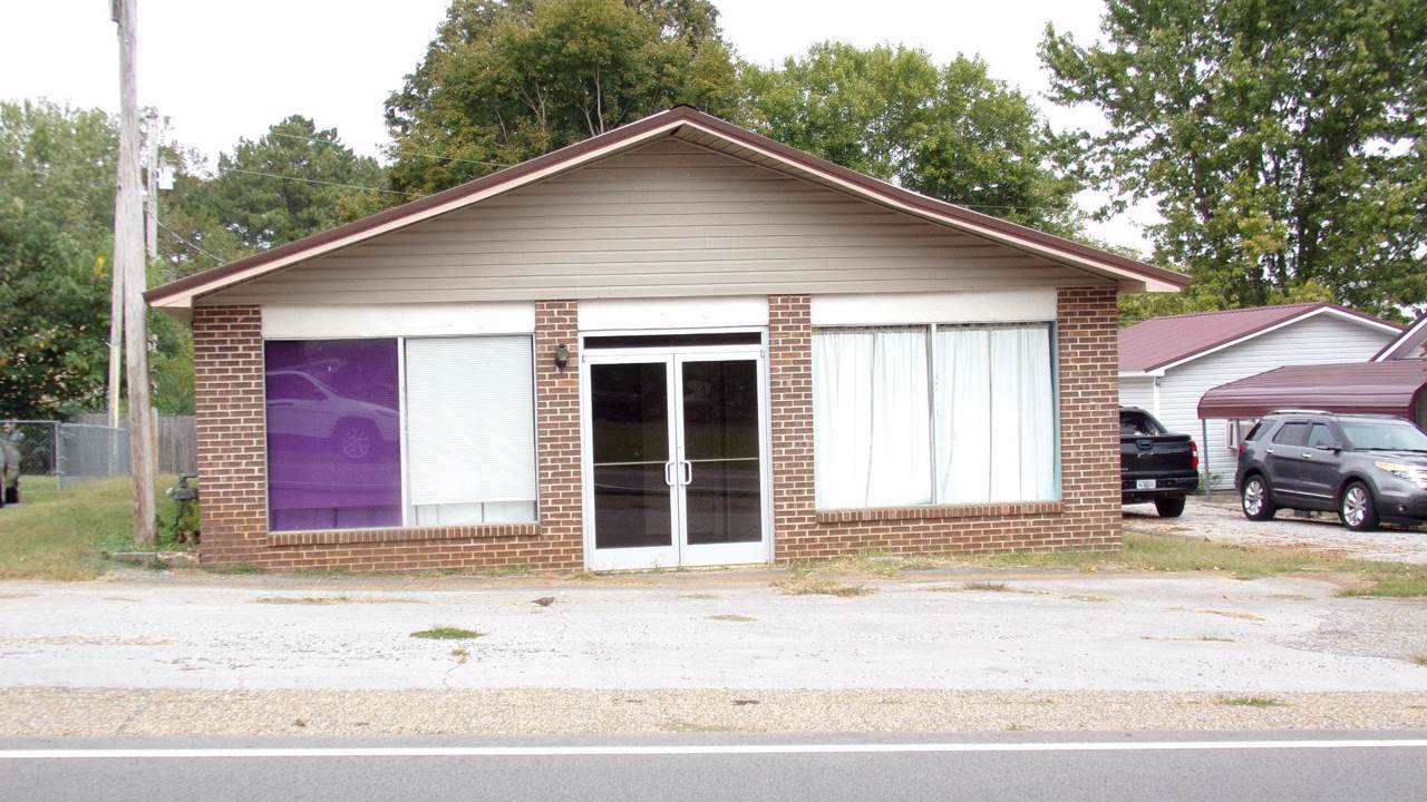 1075 S College St - Photo 1